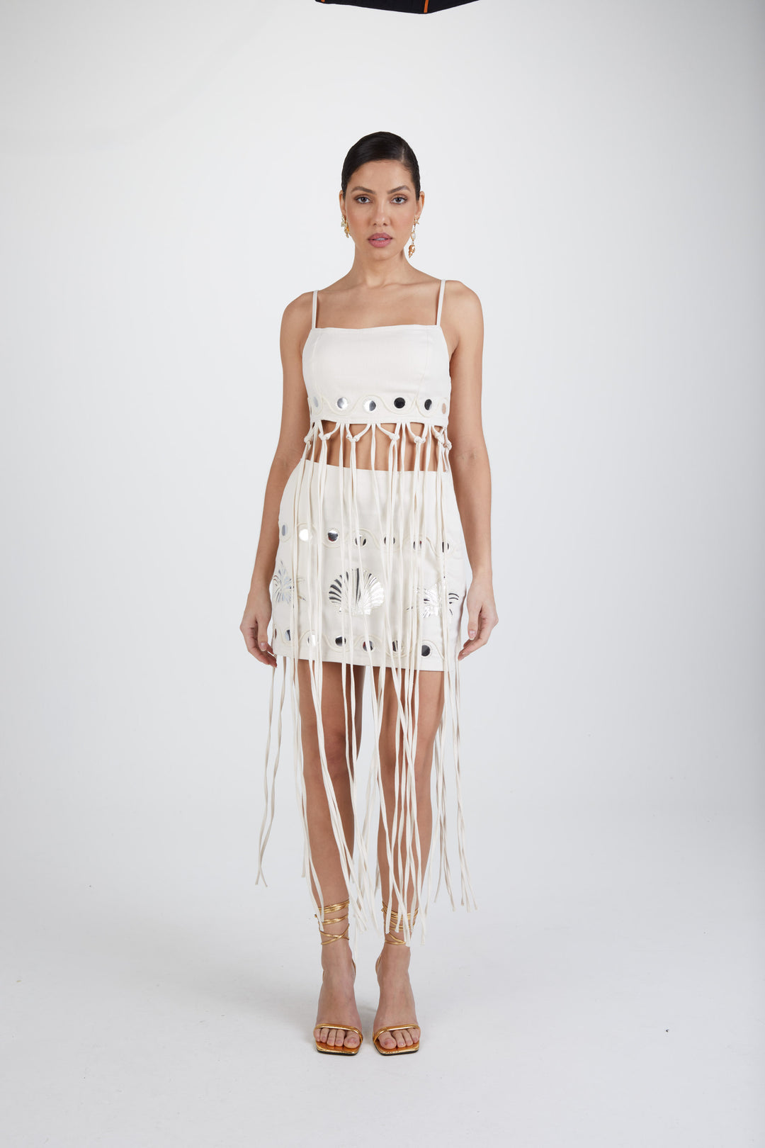 SET SARGA BORDADA CON FLECOS